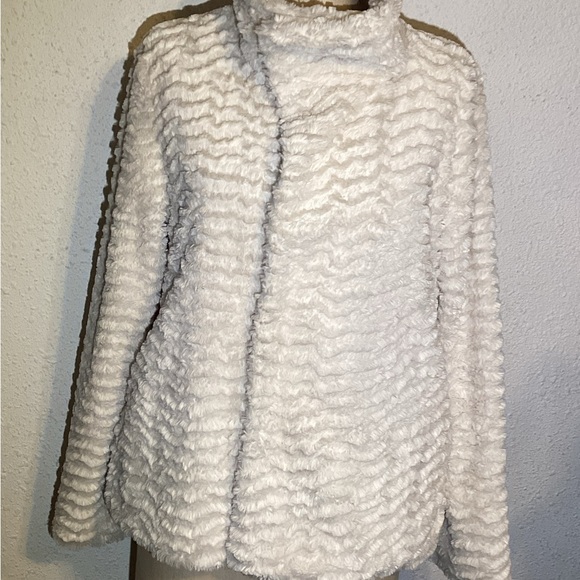 Patagonia pelage faux fur jacket size large - Picture 6 of 10